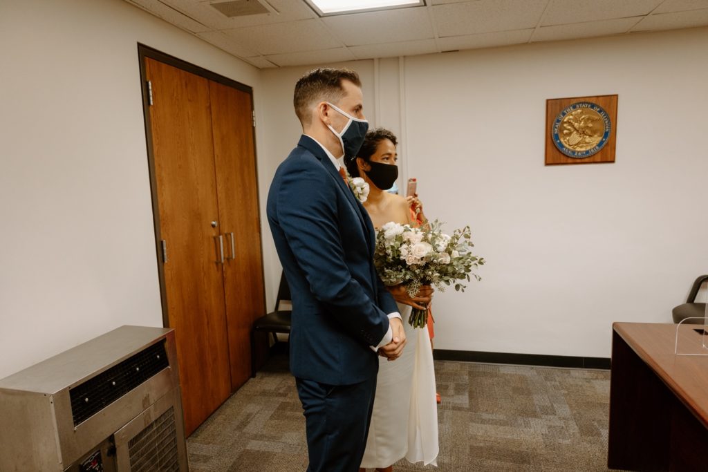 Bride and groom elopement in Chicago City Hall